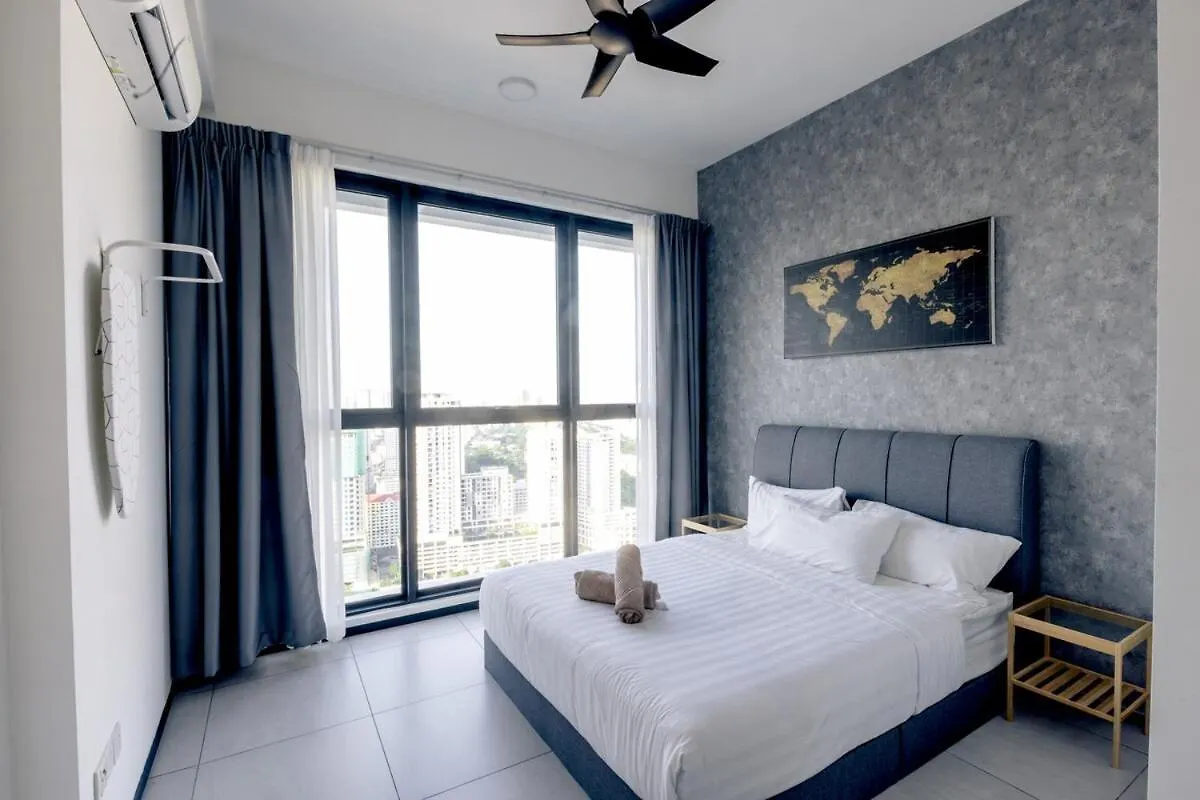 Breezy Urban 6Pax Seaview Infinitypool Georgetown Apartment 0*, George Town