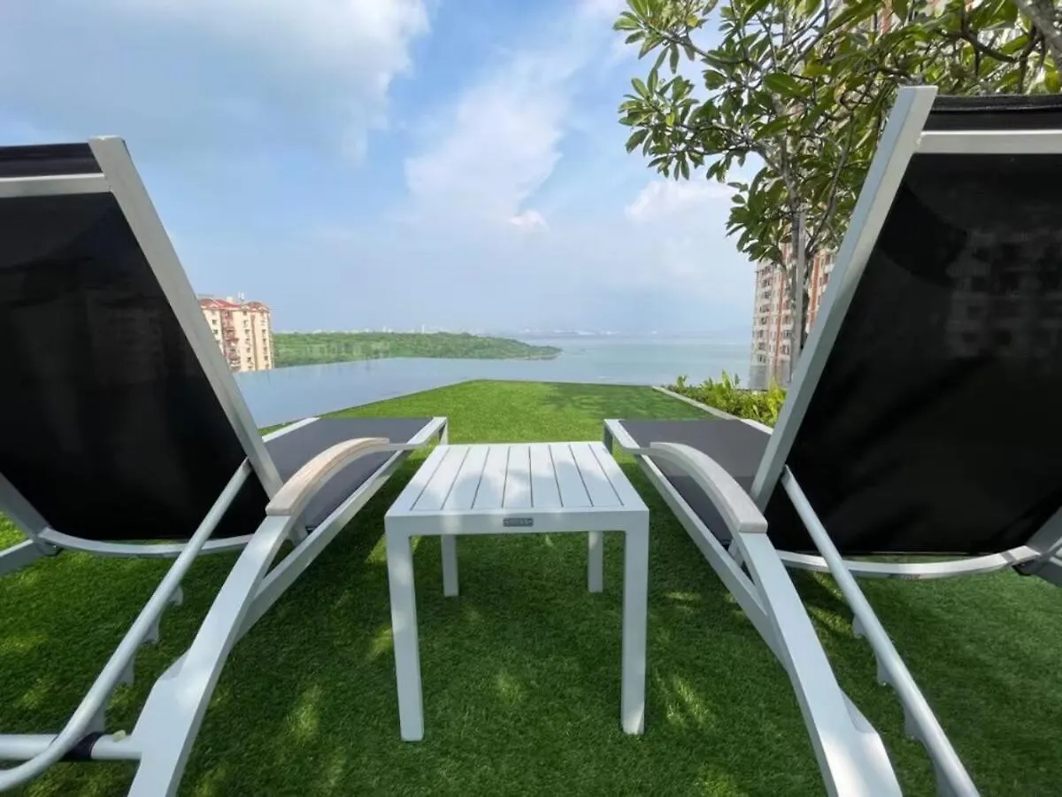 Breezy Urban 6Pax Seaview Infinitypool Georgetown Apartment George Town