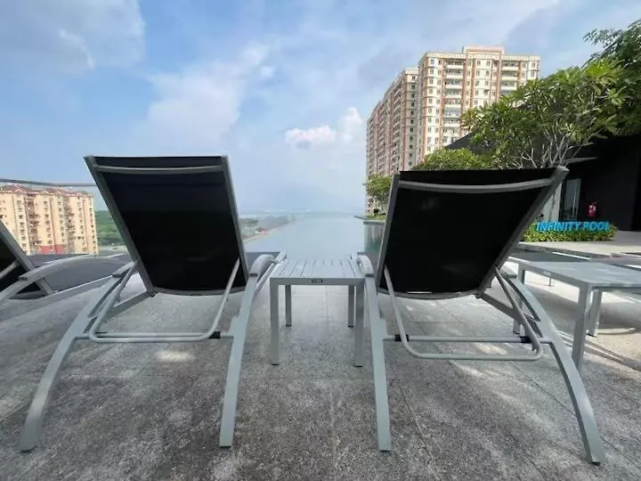 Breezy Urban 6Pax Seaview Infinitypool Georgetown Apartment George Town